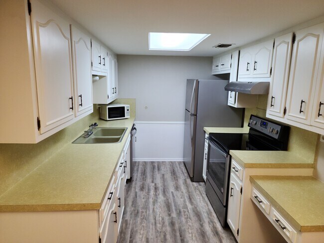 Photo - 9317 Powhatan Dr Unit 9317