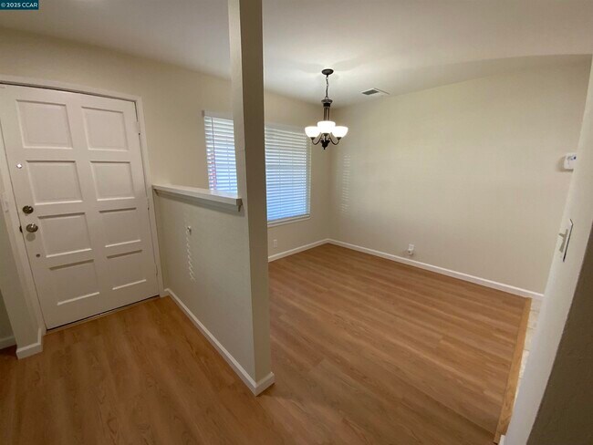 Photo - 315 Cindy Ct