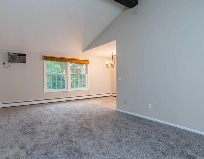 Photo - 4536 Cedar Lk Rd S Unidad 7