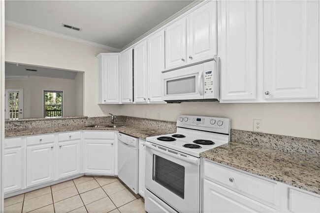 8806 Fairview Bluff
