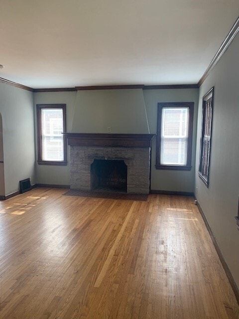 Photo - 633 W 44th St