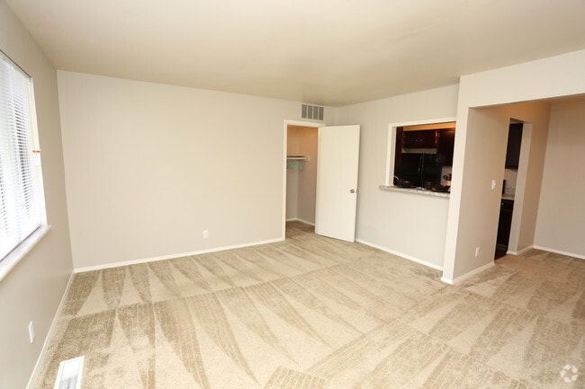 2BR, 1BA - 950 SF - Living Room