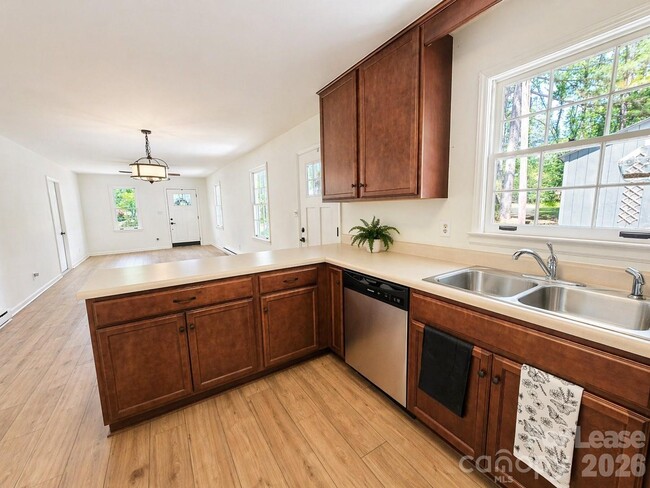 Photo - 2736 Miranda Rd