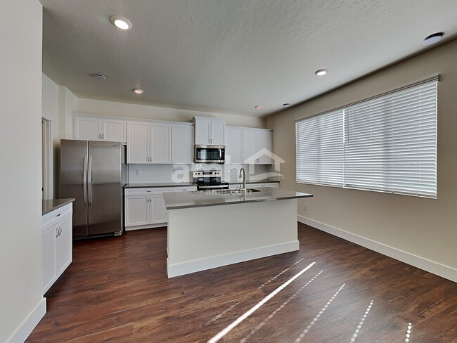 Photo - 1349 Marysville Ave