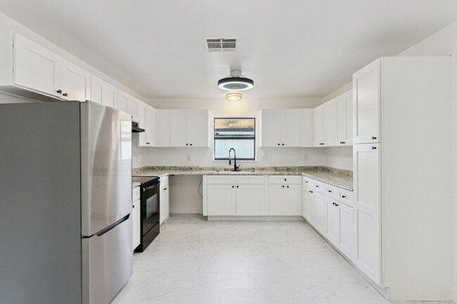 Photo - 527 Glade Ct