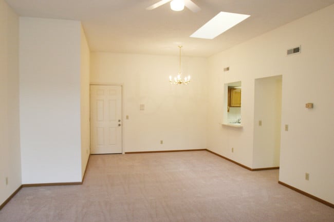 Photo - Peachmont Apartments