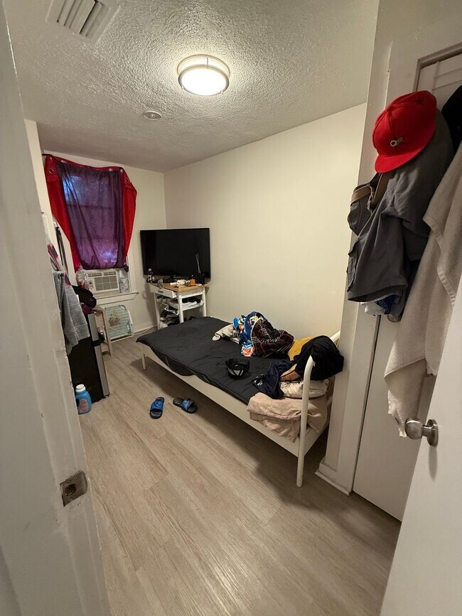 Photo - NO FEE!!!  ALLSTON 2.5 BED W/ DISHWASHER, PARKING SPOT - GREAT PACKAGE DEAL