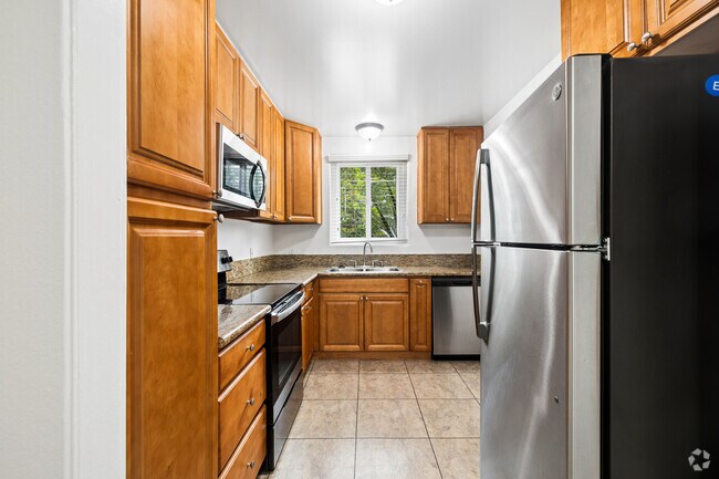 1BR, 1BA - 825SF - Kitchen