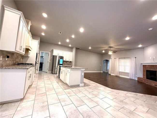 Photo - 4504 SW Plumley Ave