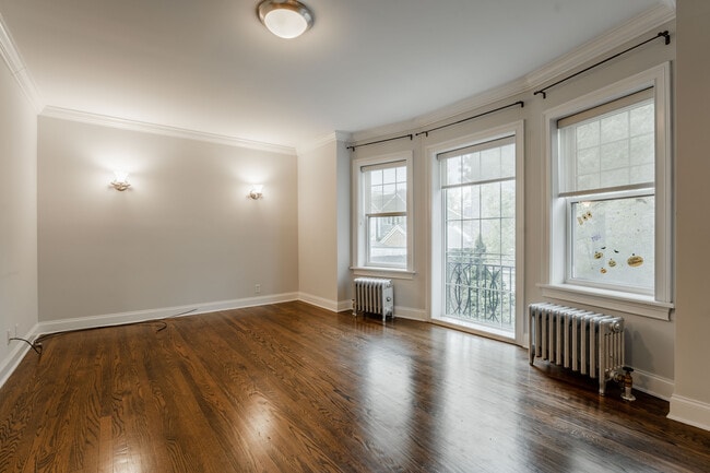 Building Photo - 4806 N Paulina St Unit 3