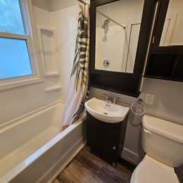 Photo - 1-4587 Cole Crescent Unit 1 - 4585