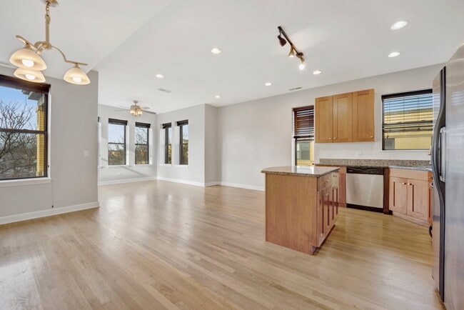 Photo - 4817 N Kimball Ave Unit 3