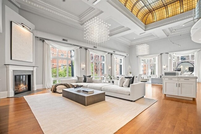 Building Photo - 313 1st St Rental