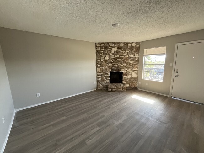 606 Bracewood Cir Unit C