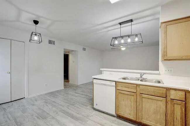 809 Bracewood Cir