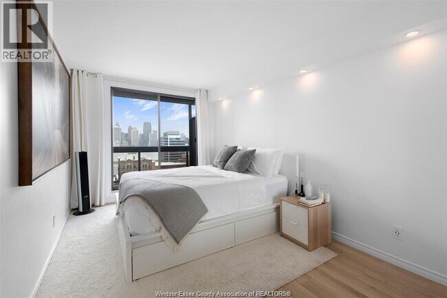Photo - 150 PARK 1807 Park Unit 1807