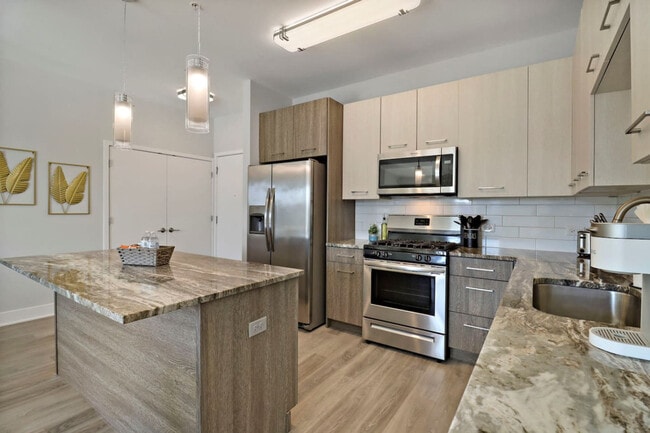 Photo - 28294 Ferry Rd Unidad SI ID1366990P