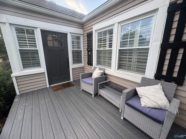 Photo - 208 Surrey Rd SW
