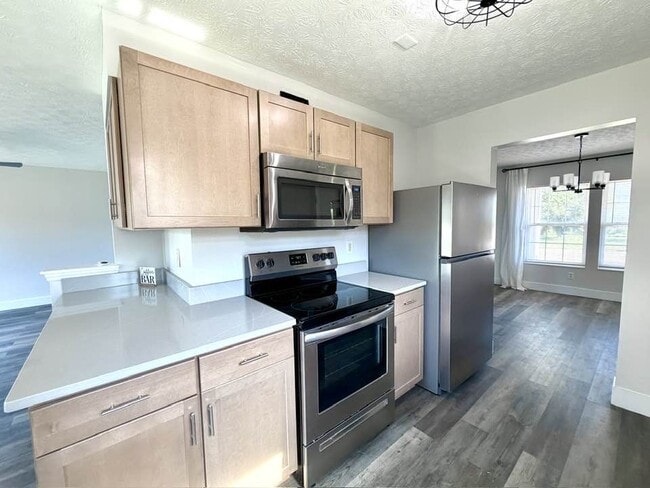 Stainless appliances - 1200 Bugle Bluff Ct