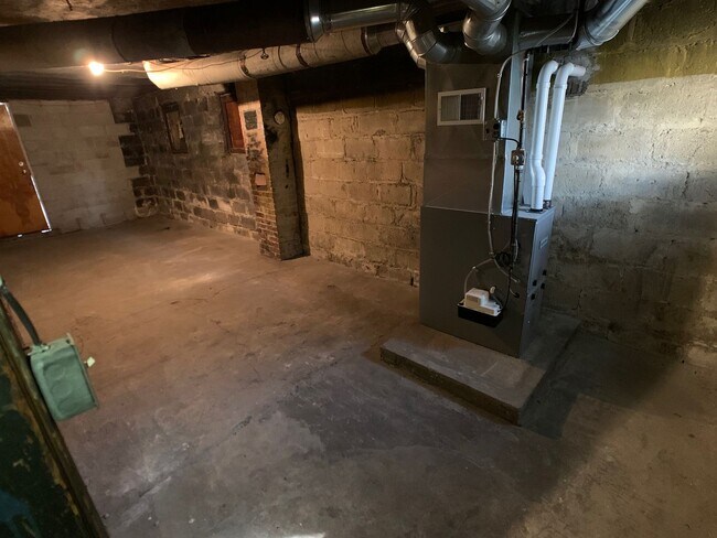 Photo - Cozy 1-Bedroom House With Garage!!