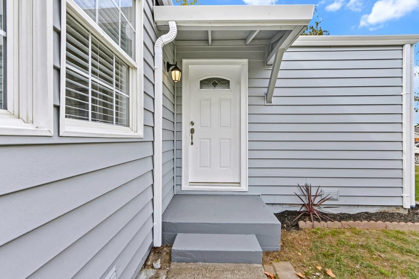 Photo - 1704 Nogales St