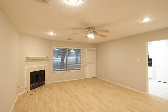 Photo - 8230 Golf Green Cir