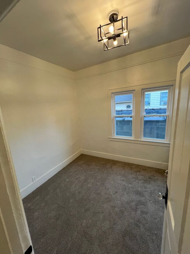 Building Photo - 1531 N Jackson St