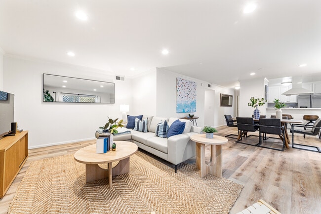 Sala de estar y comedor - 1143 Lincoln Blvd