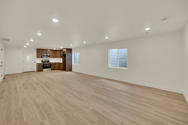 Photo - 1605 S 1100 W