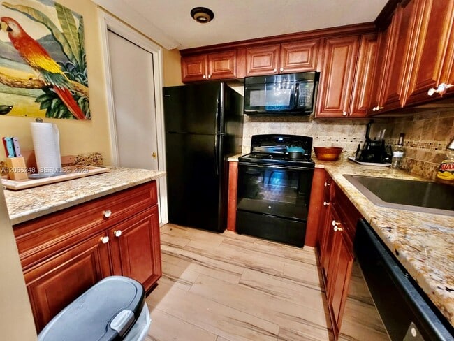 Photo - 610 NW 13th St Unidad 11