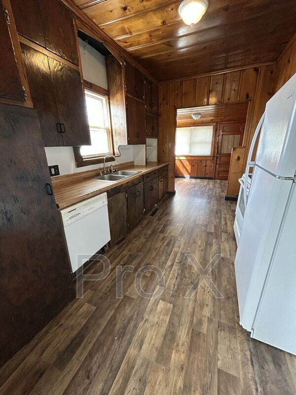 Photo - 112 W 23rd St