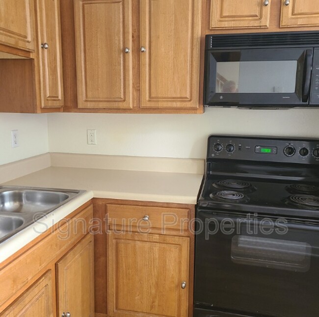 Charming 2 Bedroom in Eastend Richmond! Condo Condo for Rent in