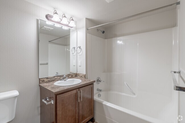 1B, 1BA 654SF - Bathroom - Cascade Village Apartments