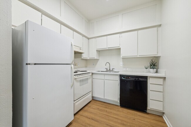 2100 Tanglewilde St Unit 514