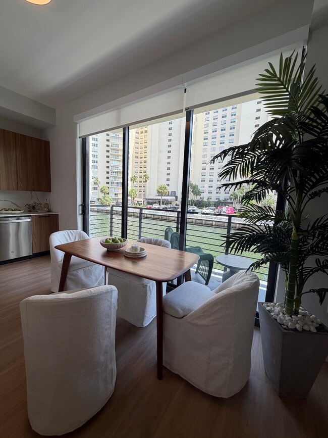 Photo - 11291 Biscayne Blvd