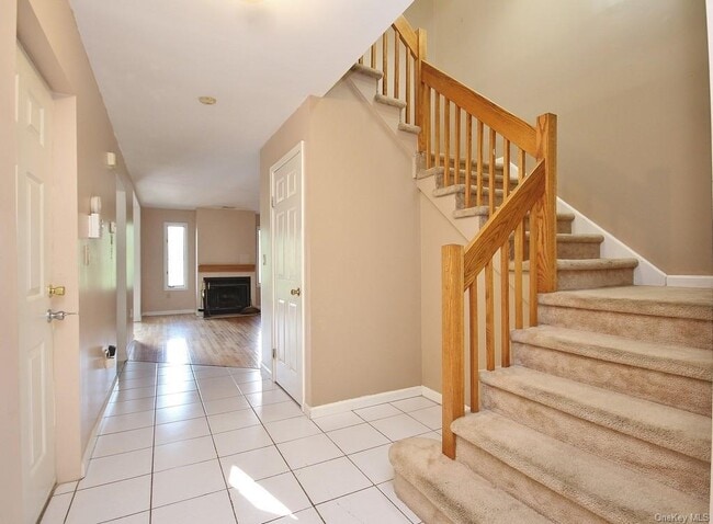 Photo - 18 Knoll View