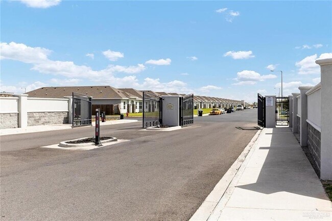 Photo - 10 Retama Ln Unit 2