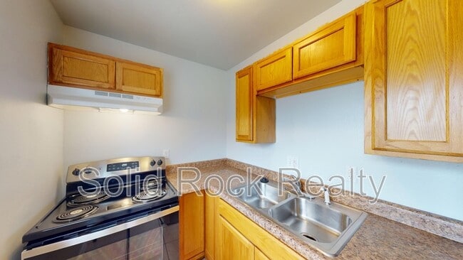 Photo - 712 E 3rd St Unit 1