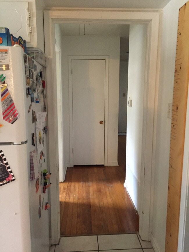 Photo - 1512 meandering way