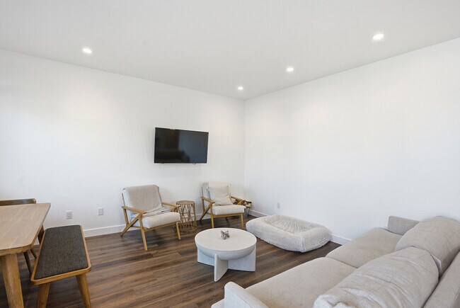 Photo - 259 Almond St