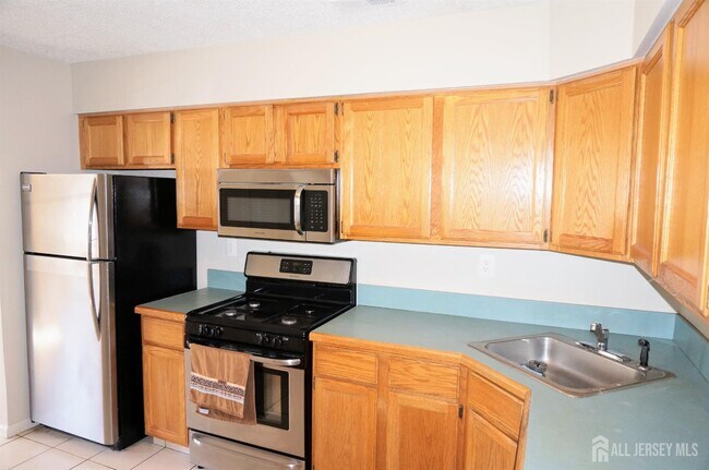 Photo - 62 Colleen Ct