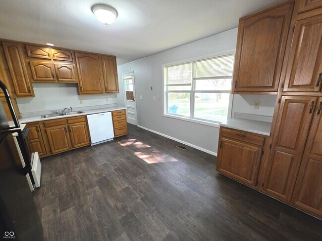 Photo - 2835 N Boehning St