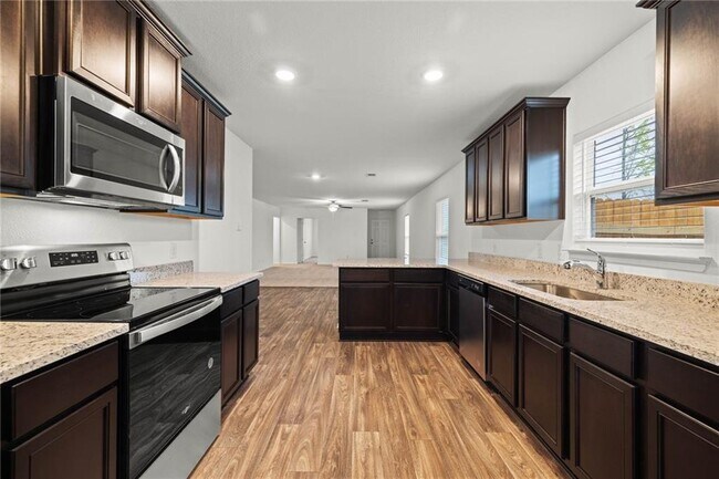 Photo - 101 Fairfax Ln