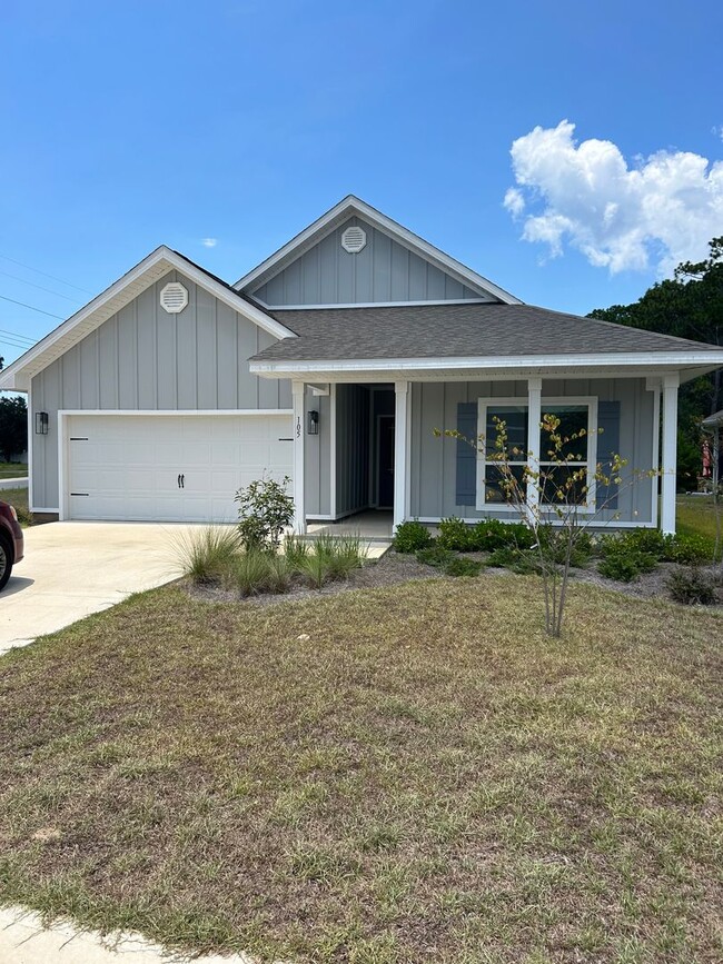 Building Photo - Beautiful 4 Bedroom Home in Point Washington!