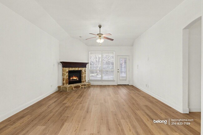 Photo - 741 Sundrop Dr