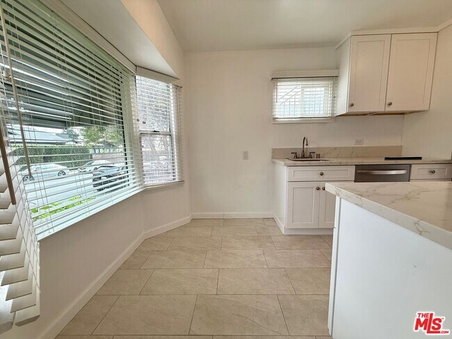 Photo - 1157 N Genesee Ave