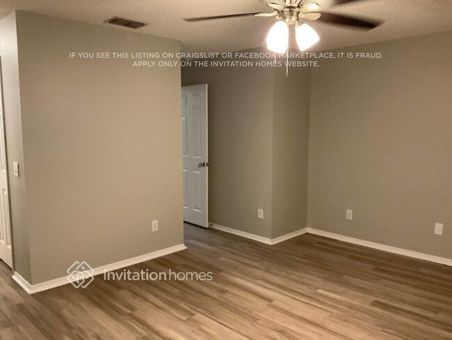 Photo - 11506 3rd Ave E