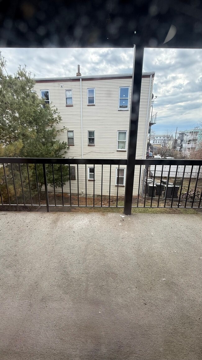 Photo - 69 Shawmut St Unit 2