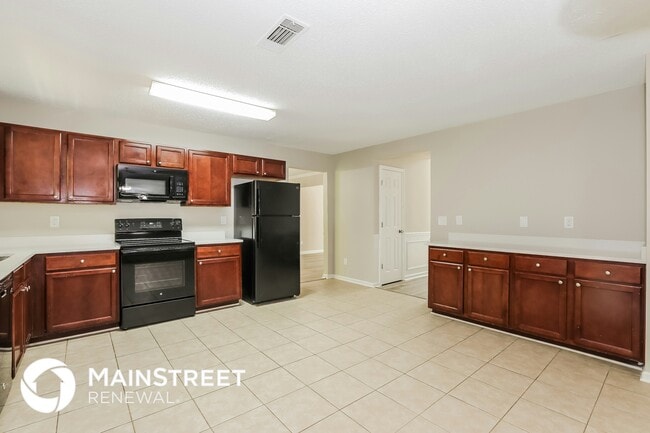 Photo - 665 Lakeridge Ct