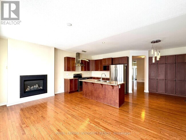 Photo - 154 Highbury Park Dr